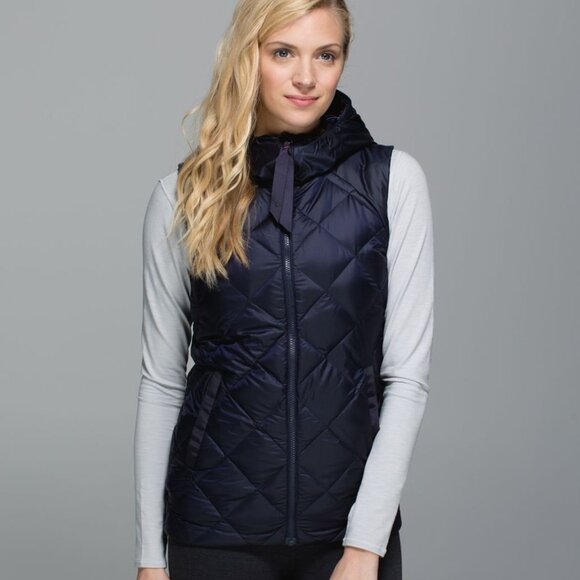 Lululemon Women's Naval Blue Cypress Plaid The Fluffiest Reversible Vest Size 6 - Picture 1 of 9